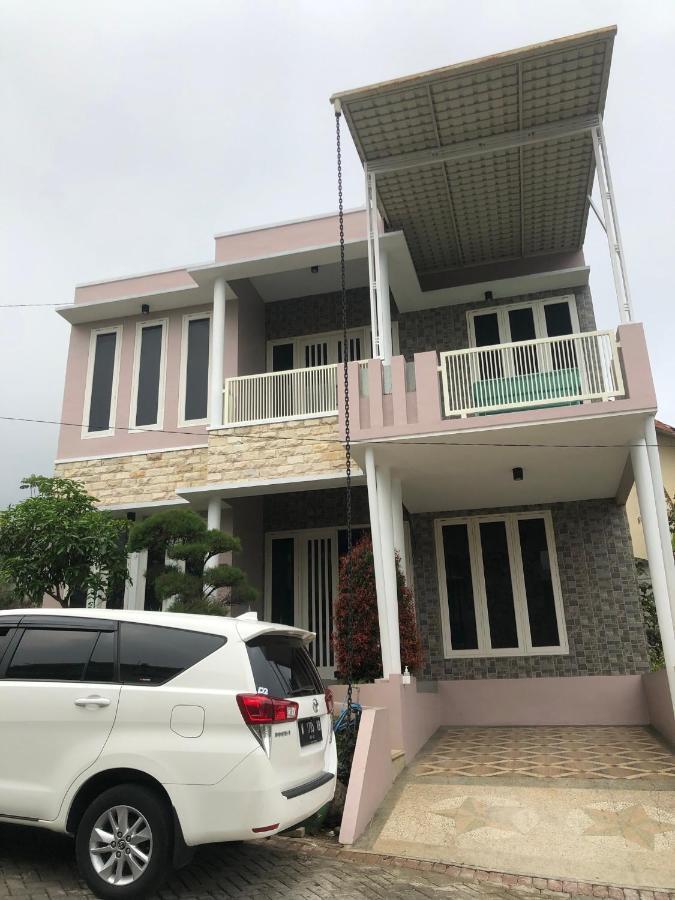 Villa Kusuma Hill A8 Batu  Εξωτερικό φωτογραφία