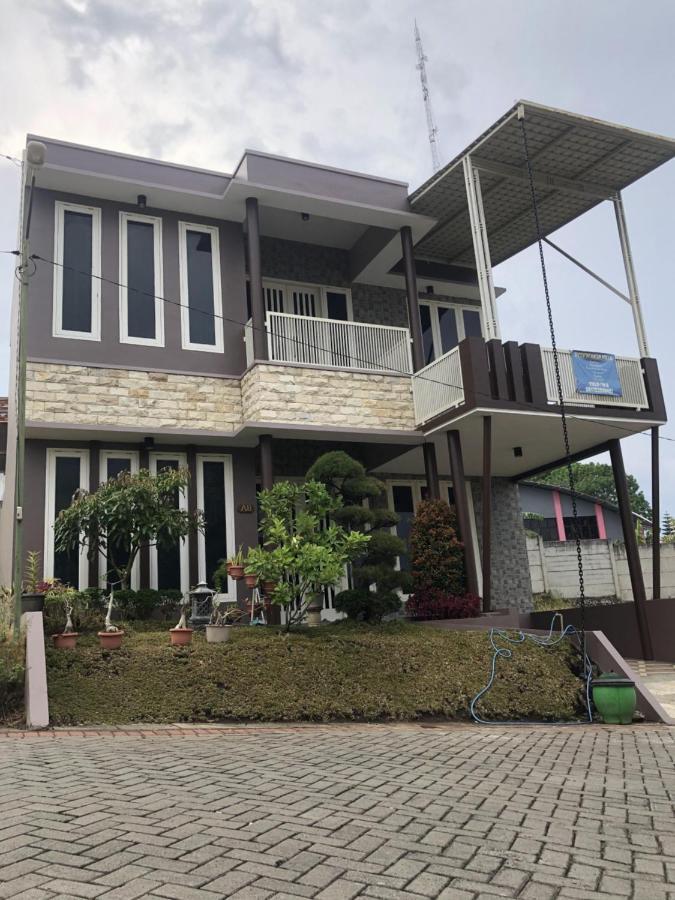Villa Kusuma Hill A8 Batu  Εξωτερικό φωτογραφία
