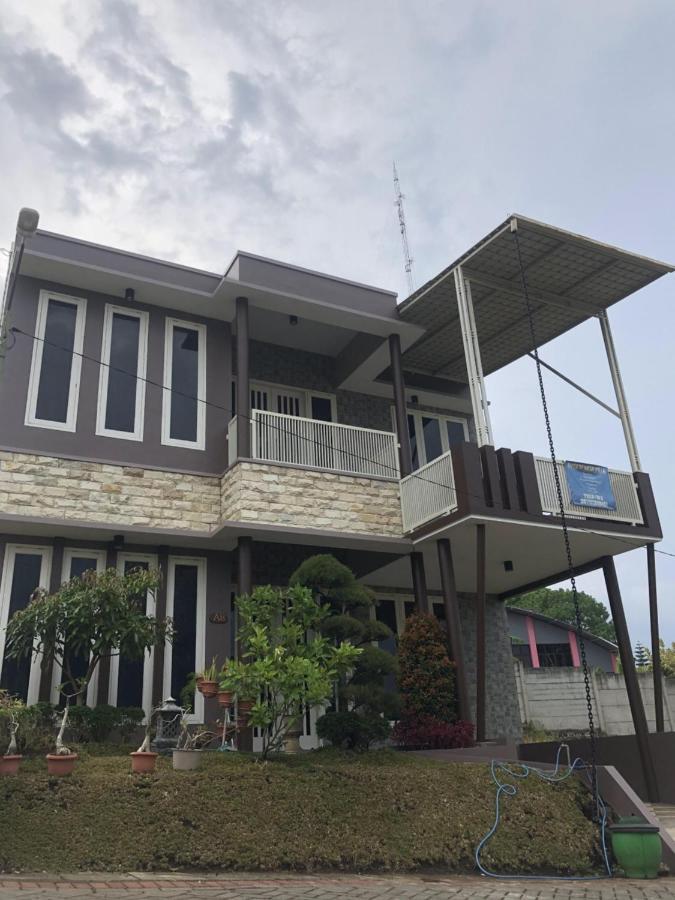 Villa Kusuma Hill A8 Batu  Εξωτερικό φωτογραφία