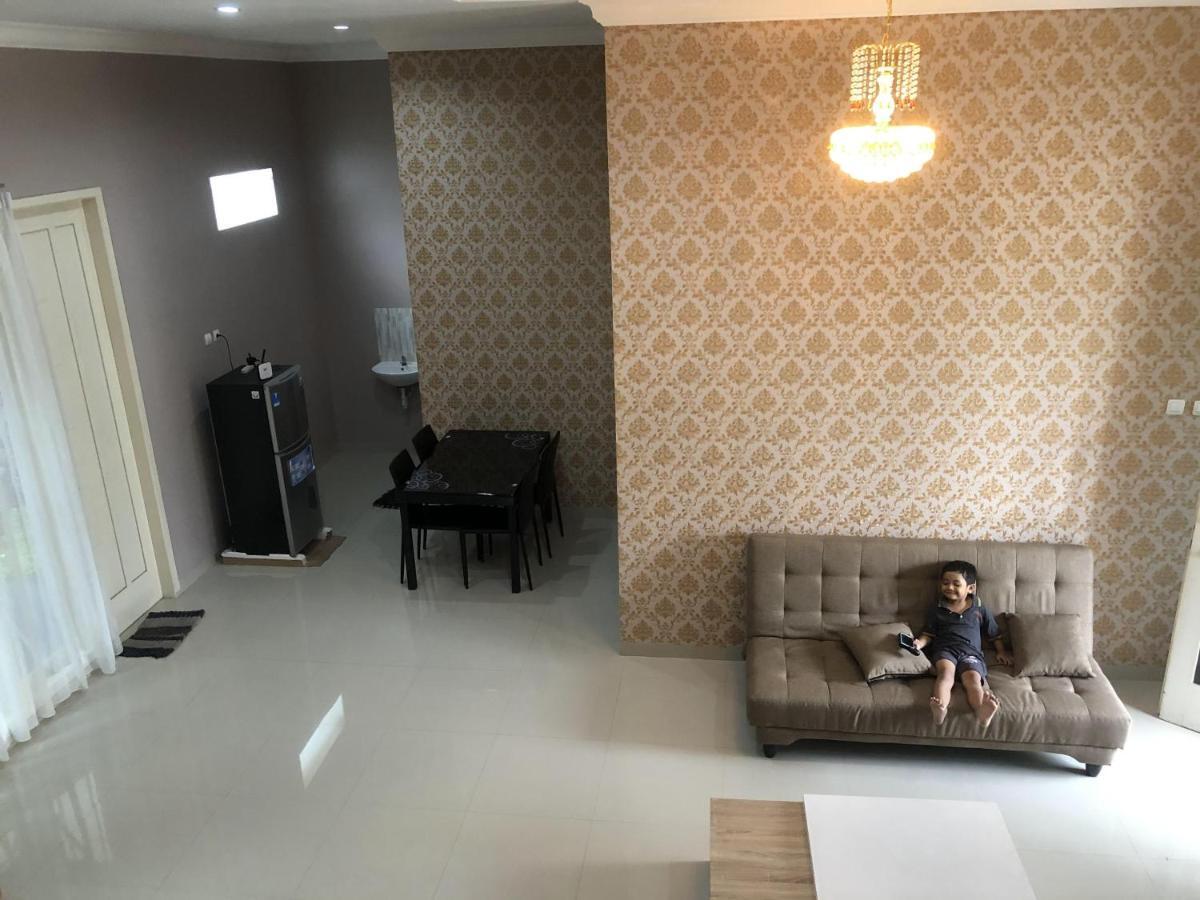 Villa Kusuma Hill A8 Batu  Εξωτερικό φωτογραφία