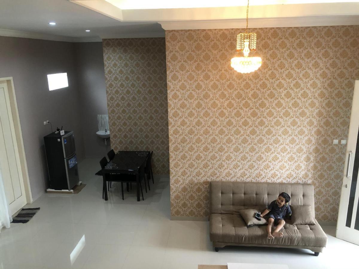 Villa Kusuma Hill A8 Batu  Εξωτερικό φωτογραφία