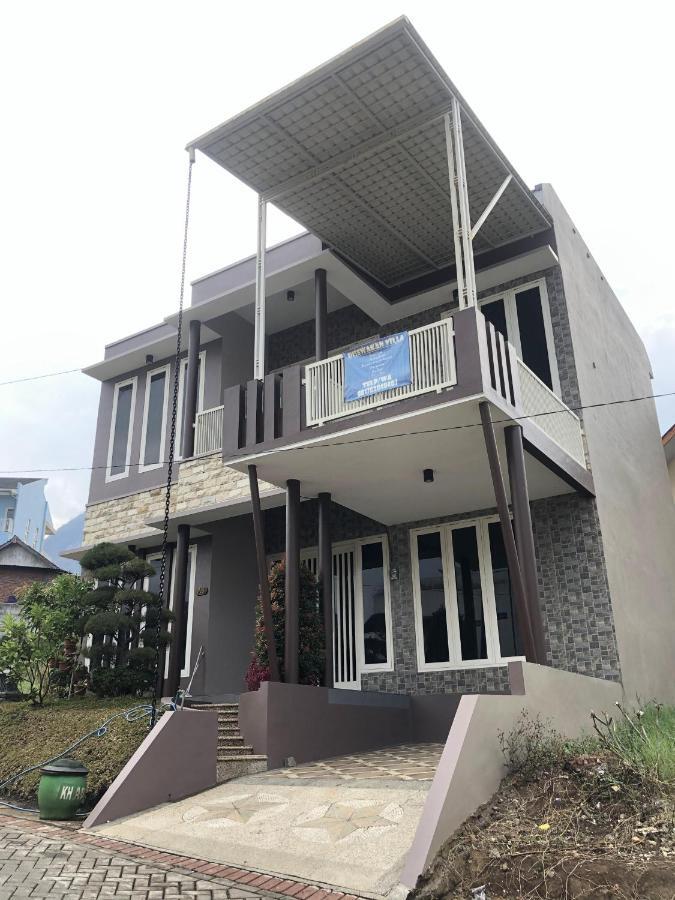 Villa Kusuma Hill A8 Batu  Εξωτερικό φωτογραφία