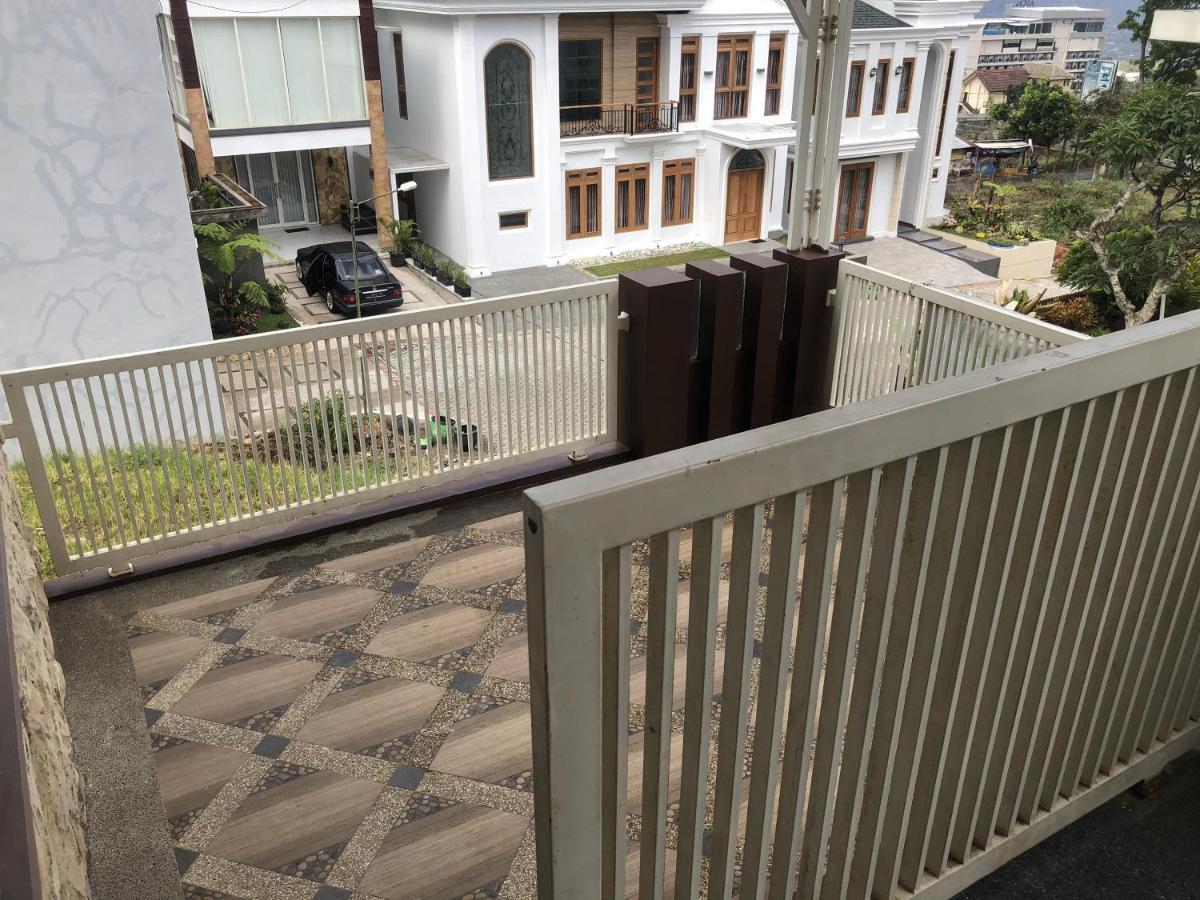 Villa Kusuma Hill A8 Batu  Εξωτερικό φωτογραφία